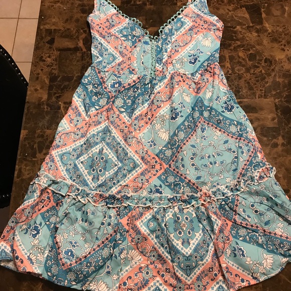 🎉4XHP🎉Deep V Floral Boho Chic Mini Dress! - Picture 3 of 5